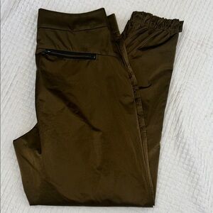Athleta Women's Olive GreenJoggers with Zip Pocket Size 4